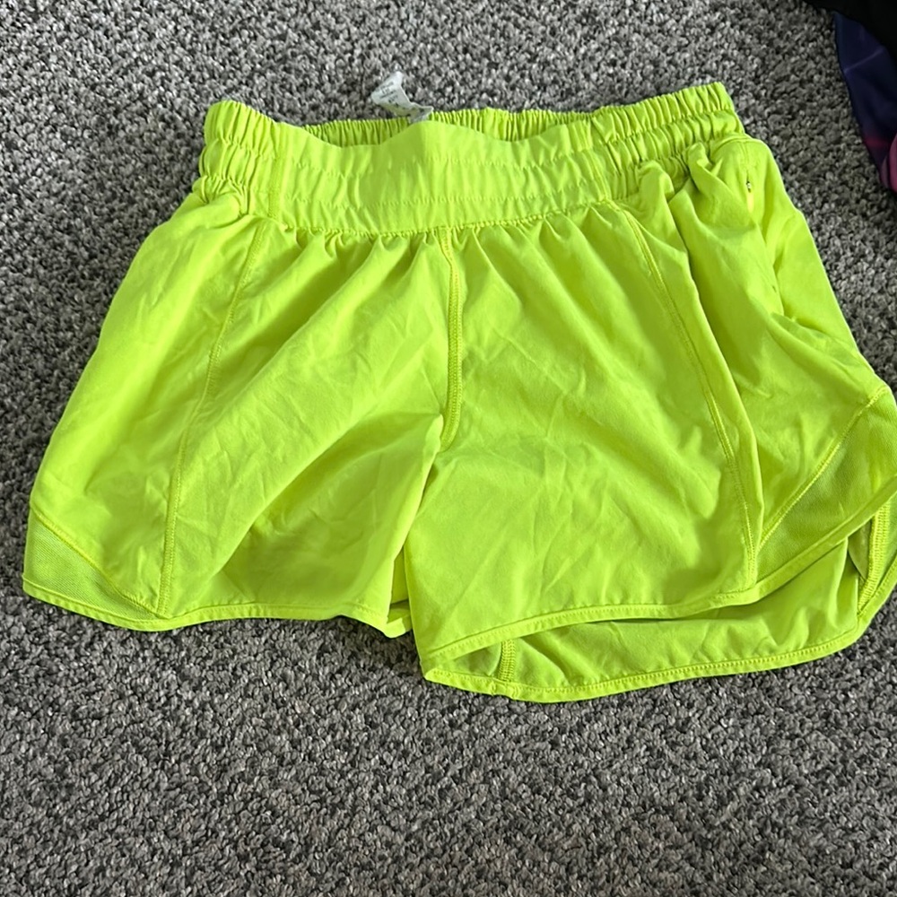 Lululemon Athletica Yellow Athletic Shorts Lightweight Moisture-Wicking